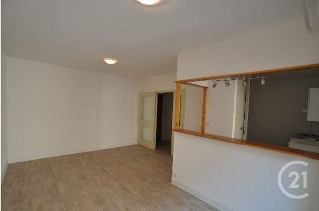 Appartement F1 à louer - 1 pièce - 33.48 m2 - RODEZ - 12 - MIDI-PYRENEES - Century 21 Foch Immobilier