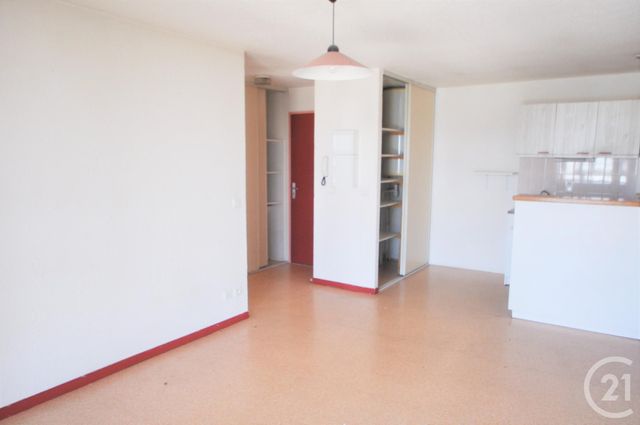 Appartement à louer - 2 pièces - 39.0 m2 - RODEZ - 12 - MIDI-PYRENEES - Century 21 Foch Immobilier