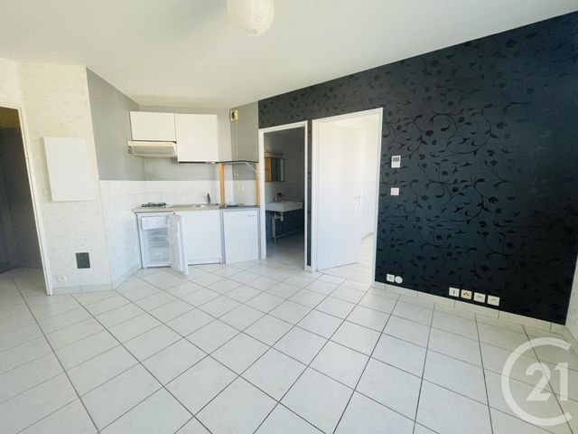 Appartement à louer - 2 pièces - 27.78 m2 - RODEZ - 12 - MIDI-PYRENEES - Century 21 Foch Immobilier