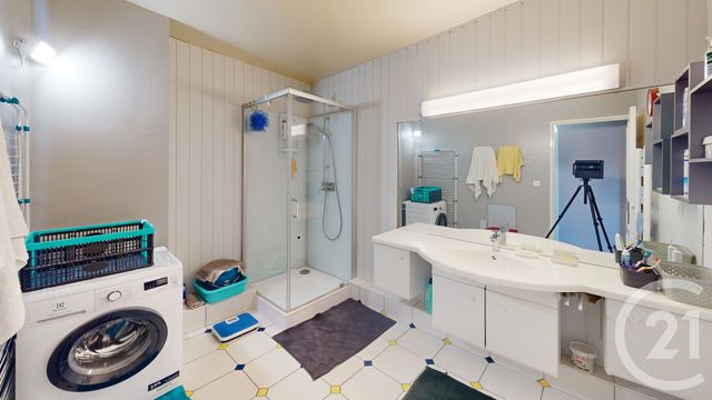 Appartement T4 à vendre - 4 pièces - 100.5 m2 - RODEZ - 12 - MIDI-PYRENEES - Century 21 Foch Immobilier