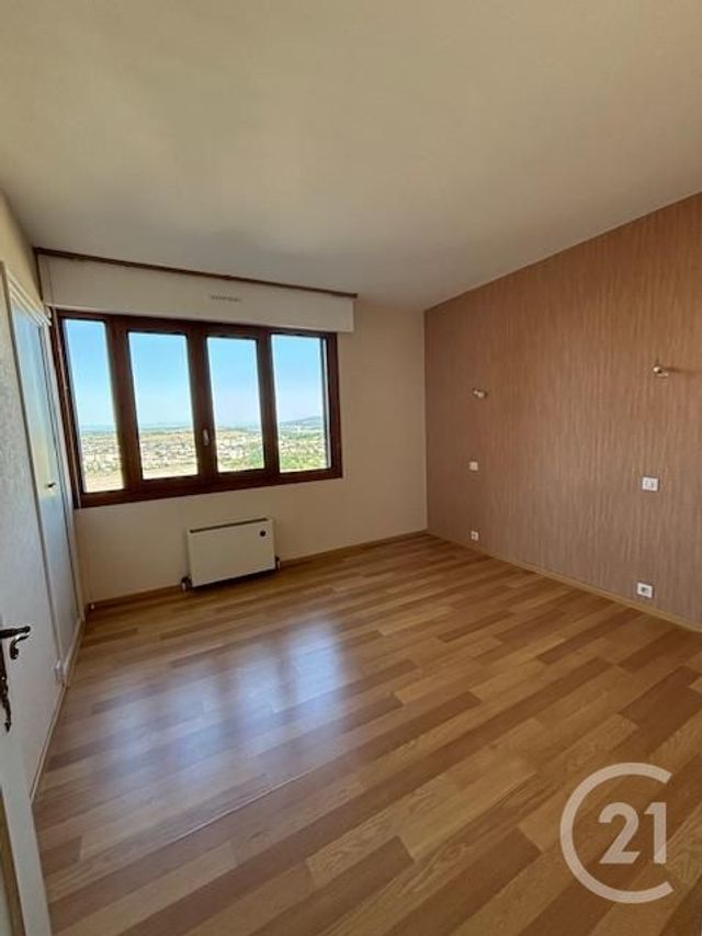 Appartement F4 à louer - 4 pièces - 120.0 m2 - RODEZ - 12 - MIDI-PYRENEES - Century 21 Foch Immobilier