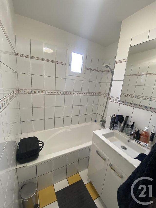 Afficher la photo en grand Appartement F3 à louer - 3 pièces - 63.53 m2 - RODEZ - 12 - MIDI-PYRENEES - Century 21 Foch Immobilier