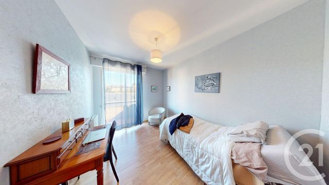 Afficher la photo en grand Appartement T4 à vendre - 4 pièces - 90.11 m2 - RODEZ - 12 - MIDI-PYRENEES - Century 21 Foch Immobilier