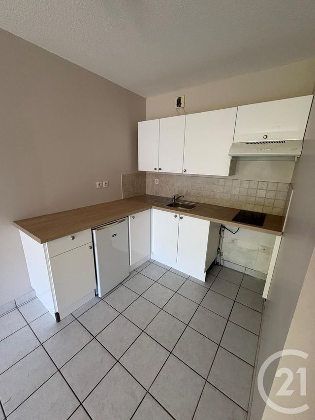 Appartement F2 à louer - 2 pièces - 38.0 m2 - RODEZ - 12 - MIDI-PYRENEES - Century 21 Foch Immobilier