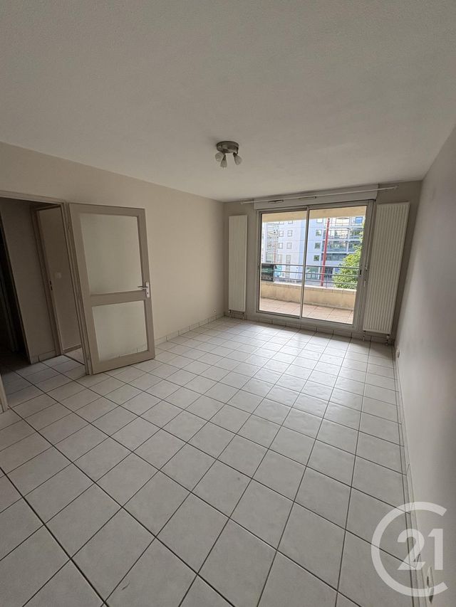 Appartement F2 à louer - 2 pièces - 38.0 m2 - RODEZ - 12 - MIDI-PYRENEES - Century 21 Foch Immobilier