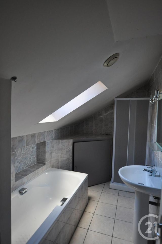 Appartement F3 à louer - 3 pièces - 51.42 m2 - RODEZ - 12 - MIDI-PYRENEES - Century 21 Foch Immobilier