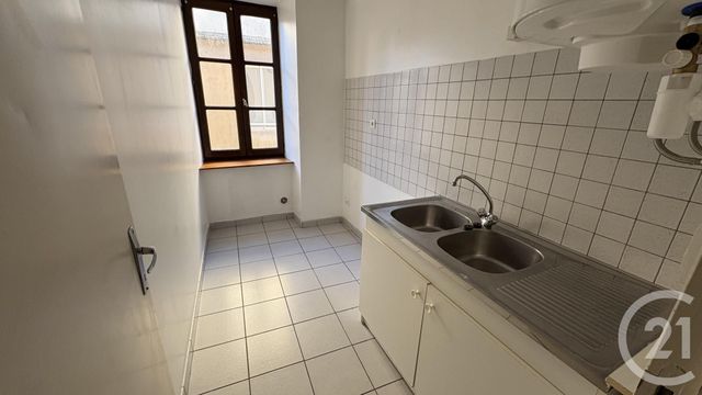 Appartement T1 à louer - 1 pièce - 33.0 m2 - RODEZ - 12 - MIDI-PYRENEES - Century 21 Foch Immobilier