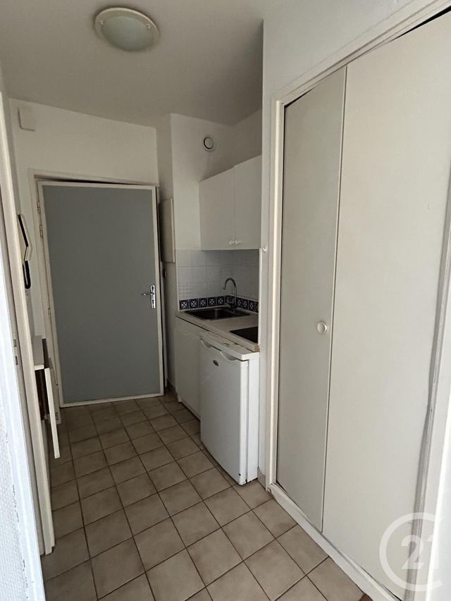 Appartement T2 à louer - 2 pièces - 33.74 m2 - RODEZ - 12 - MIDI-PYRENEES - Century 21 Foch Immobilier