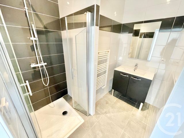 Appartement F3 à louer - 3 pièces - 56.36 m2 - RODEZ - 12 - MIDI-PYRENEES - Century 21 Foch Immobilier