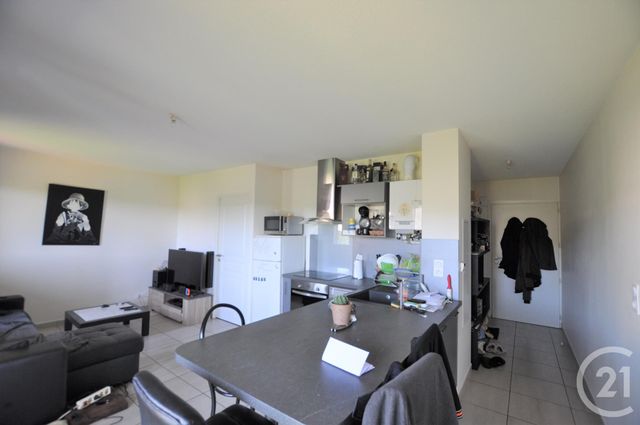 Appartement à louer - 2 pièces - 37.41 m2 - RODEZ - 12 - MIDI-PYRENEES - Century 21 Foch Immobilier