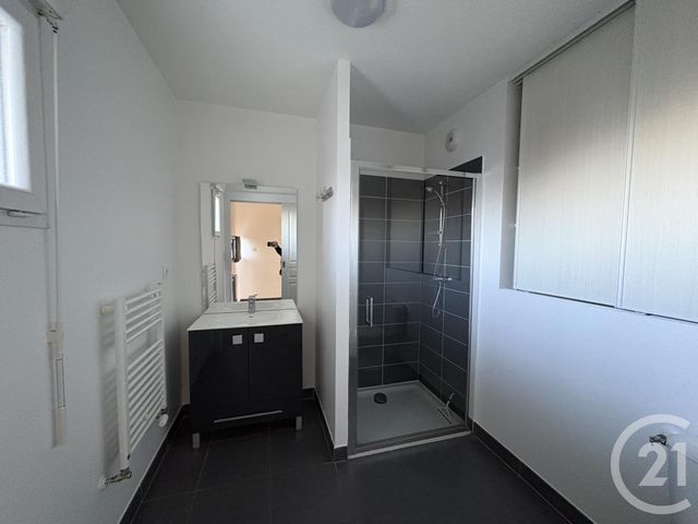 Appartement à louer - 2 pièces - 37.41 m2 - RODEZ - 12 - MIDI-PYRENEES - Century 21 Foch Immobilier