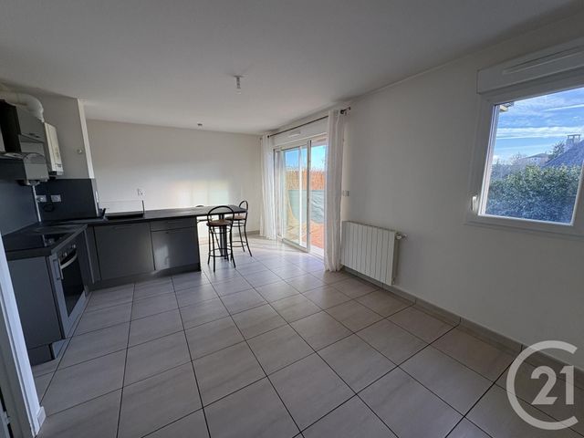 Appartement à louer - 2 pièces - 37.41 m2 - RODEZ - 12 - MIDI-PYRENEES - Century 21 Foch Immobilier