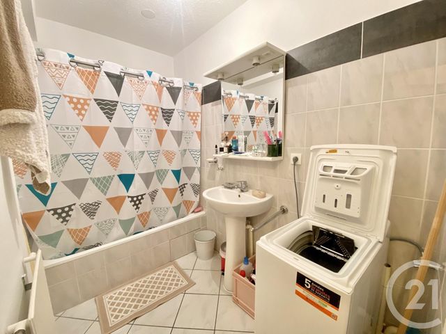 Afficher la photo en grand Appartement F3 à louer - 3 pièces - 64.43 m2 - OLEMPS - 12 - MIDI-PYRENEES - Century 21 Foch Immobilier