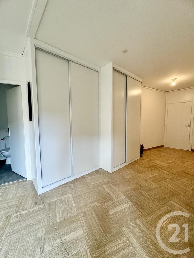 Appartement T2 à louer - 2 pièces - 63.4 m2 - RODEZ - 12 - MIDI-PYRENEES - Century 21 Foch Immobilier