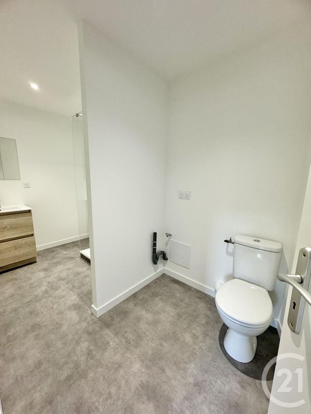 Appartement T2 à louer - 2 pièces - 63.4 m2 - RODEZ - 12 - MIDI-PYRENEES - Century 21 Foch Immobilier