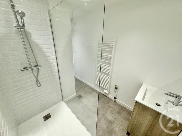 Appartement T2 à louer - 2 pièces - 63.4 m2 - RODEZ - 12 - MIDI-PYRENEES - Century 21 Foch Immobilier