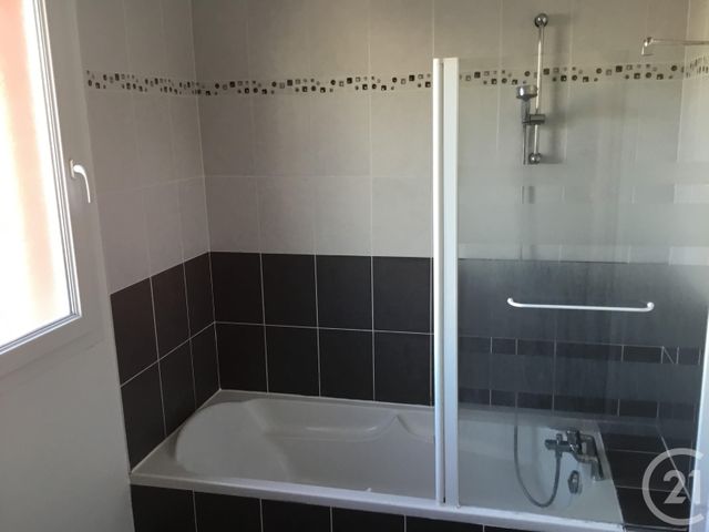 Appartement F3 à louer - 3 pièces - 69.71 m2 - ST CHRISTOPHE VALLON - 12 - MIDI-PYRENEES - Century 21 Foch Immobilier