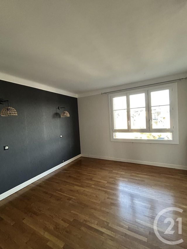 Appartement T4 à louer - 4 pièces - 81.37 m2 - RODEZ - 12 - MIDI-PYRENEES - Century 21 Foch Immobilier