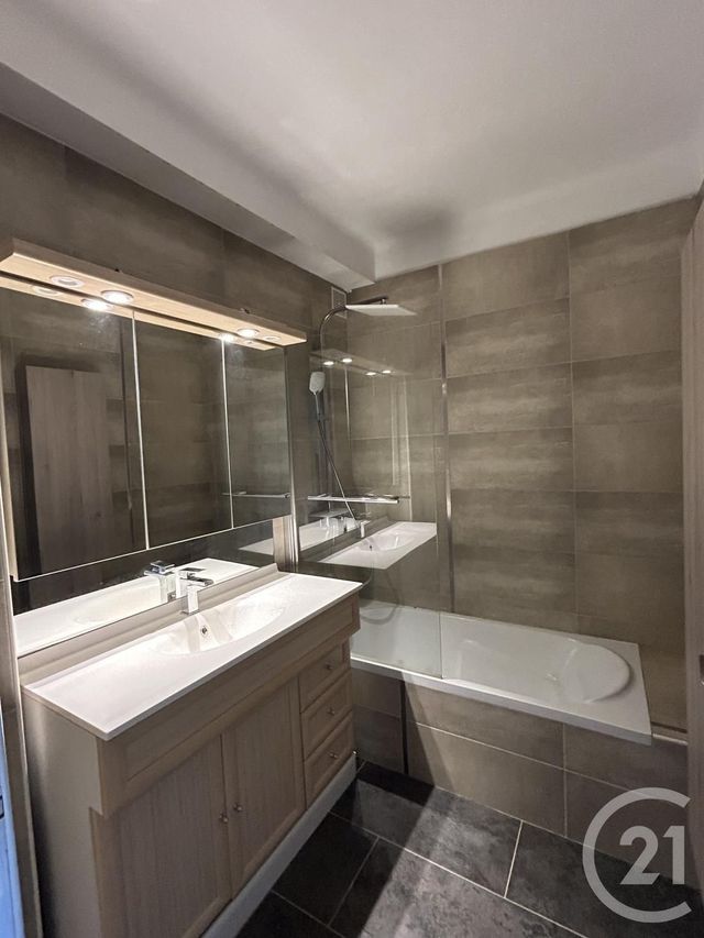 Appartement T4 à louer - 4 pièces - 81.37 m2 - RODEZ - 12 - MIDI-PYRENEES - Century 21 Foch Immobilier