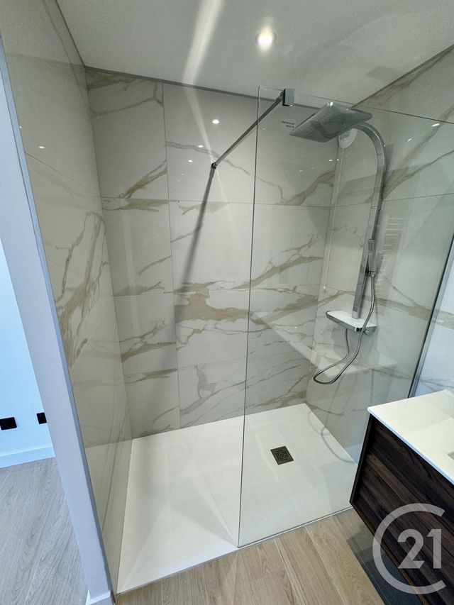 Appartement T3 à louer - 3 pièces - 74.46 m2 - RODEZ - 12 - MIDI-PYRENEES - Century 21 Foch Immobilier