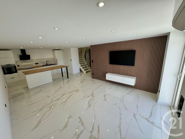 Appartement T3 à louer - 3 pièces - 74.46 m2 - RODEZ - 12 - MIDI-PYRENEES - Century 21 Foch Immobilier