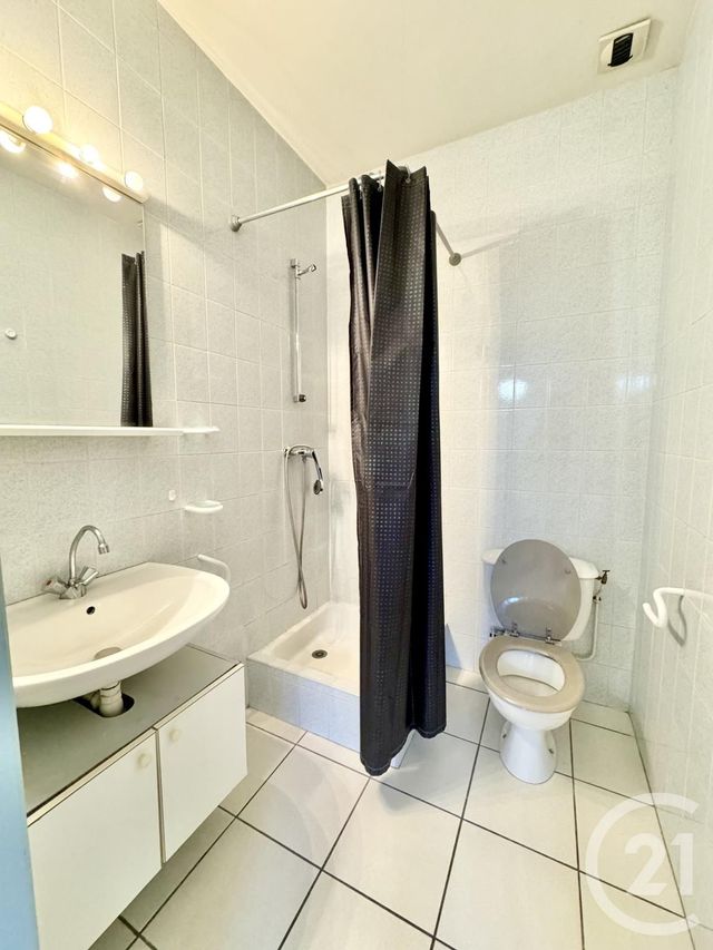 Appartement F1 à louer - 1 pièce - 31.75 m2 - RODEZ - 12 - MIDI-PYRENEES - Century 21 Foch Immobilier