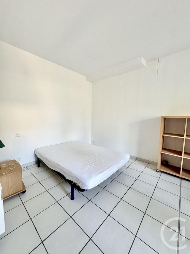 Appartement F1 à louer - 1 pièce - 31.75 m2 - RODEZ - 12 - MIDI-PYRENEES - Century 21 Foch Immobilier