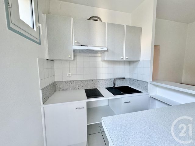 Appartement F1 à louer - 1 pièce - 31.75 m2 - RODEZ - 12 - MIDI-PYRENEES - Century 21 Foch Immobilier