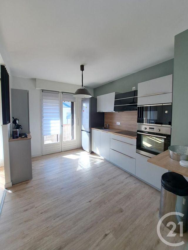 Appartement F3 à louer - 3 pièces - 70.47 m2 - RODEZ - 12 - MIDI-PYRENEES - Century 21 Foch Immobilier