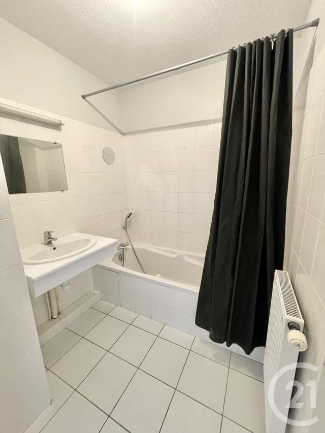Afficher la photo en grand Appartement F2 à louer - 2 pièces - 42.5 m2 - RODEZ - 12 - MIDI-PYRENEES - Century 21 Foch Immobilier