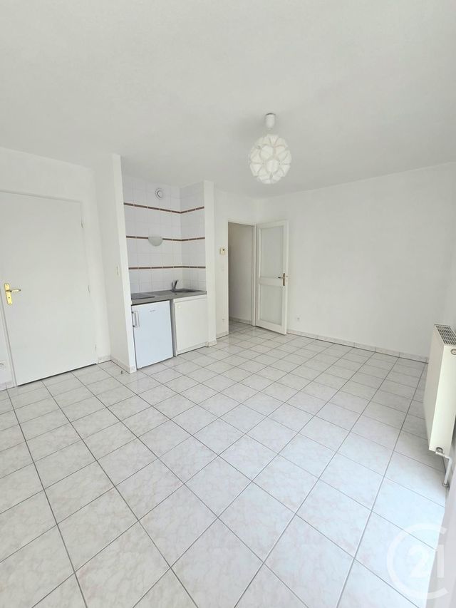 Afficher la photo en grand Appartement F1 à louer - 1 pièce - 20.79 m2 - RODEZ - 12 - MIDI-PYRENEES - Century 21 Foch Immobilier