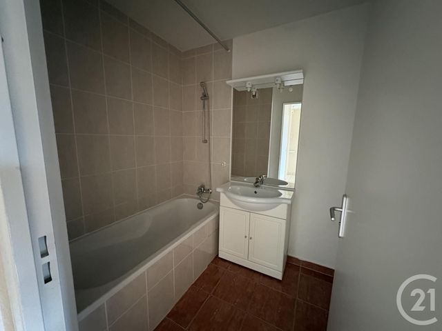 Appartement F3 à louer - 3 pièces - 62.94 m2 - LUC LA PRIMAUBE - 12 - MIDI-PYRENEES - Century 21 Foch Immobilier