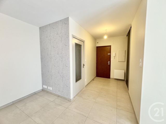 Appartement T3 à louer - 3 pièces - 75.79 m2 - RODEZ - 12 - MIDI-PYRENEES - Century 21 Foch Immobilier