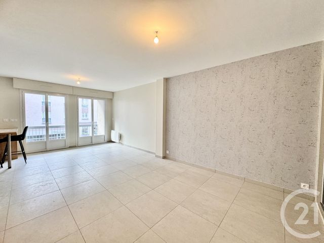 Appartement T3 à louer - 3 pièces - 75.79 m2 - RODEZ - 12 - MIDI-PYRENEES - Century 21 Foch Immobilier