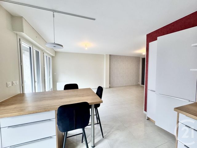 Appartement T3 à louer - 3 pièces - 75.79 m2 - RODEZ - 12 - MIDI-PYRENEES - Century 21 Foch Immobilier