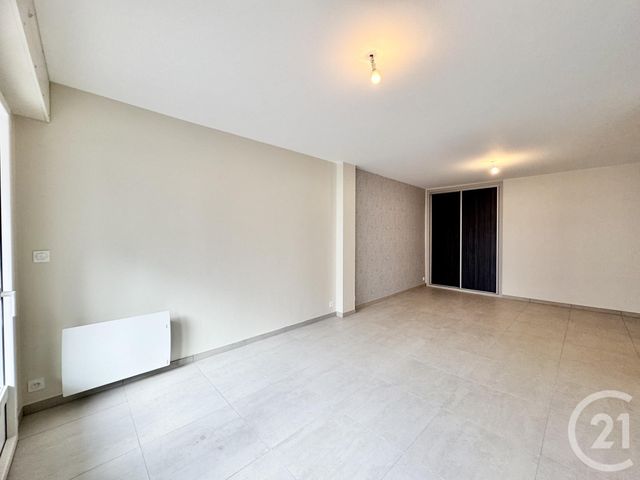 Appartement T3 à louer - 3 pièces - 75.79 m2 - RODEZ - 12 - MIDI-PYRENEES - Century 21 Foch Immobilier