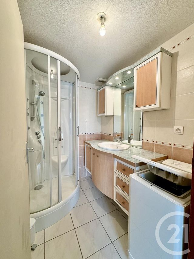 Appartement T3 à louer - 3 pièces - 74.82 m2 - RODEZ - 12 - MIDI-PYRENEES - Century 21 Foch Immobilier