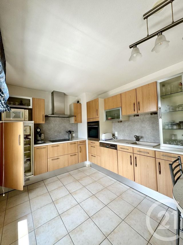 Appartement T3 à louer - 3 pièces - 74.82 m2 - RODEZ - 12 - MIDI-PYRENEES - Century 21 Foch Immobilier