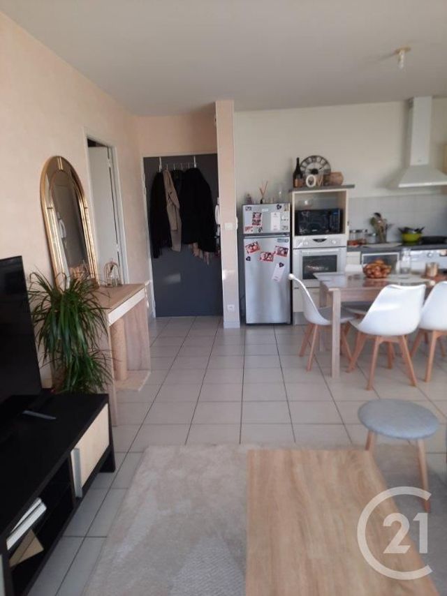 Appartement F3 à louer - 3 pièces - 62.25 m2 - RODEZ - 12 - MIDI-PYRENEES - Century 21 Foch Immobilier