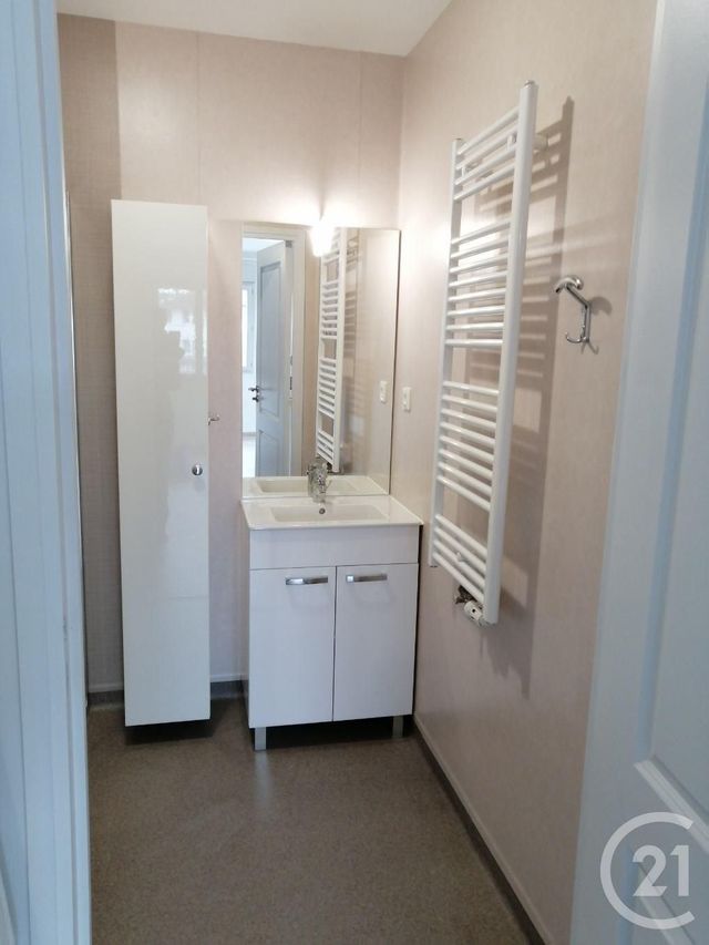 Appartement T2 à louer - 2 pièces - 42.7 m2 - ONET LE CHATEAU - 12 - MIDI-PYRENEES - Century 21 Foch Immobilier