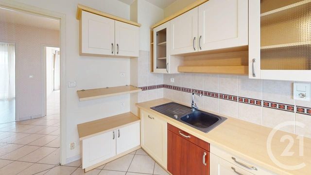 Appartement T3 à vendre - 3 pièces - 75.82 m2 - 12 - MIDI-PYRENEES - Century 21 Foch Immobilier