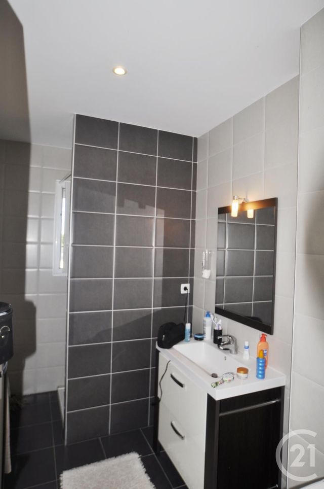 Appartement T3 à louer - 3 pièces - 65.28 m2 - LUC LA PRIMAUBE - 12 - MIDI-PYRENEES - Century 21 Foch Immobilier