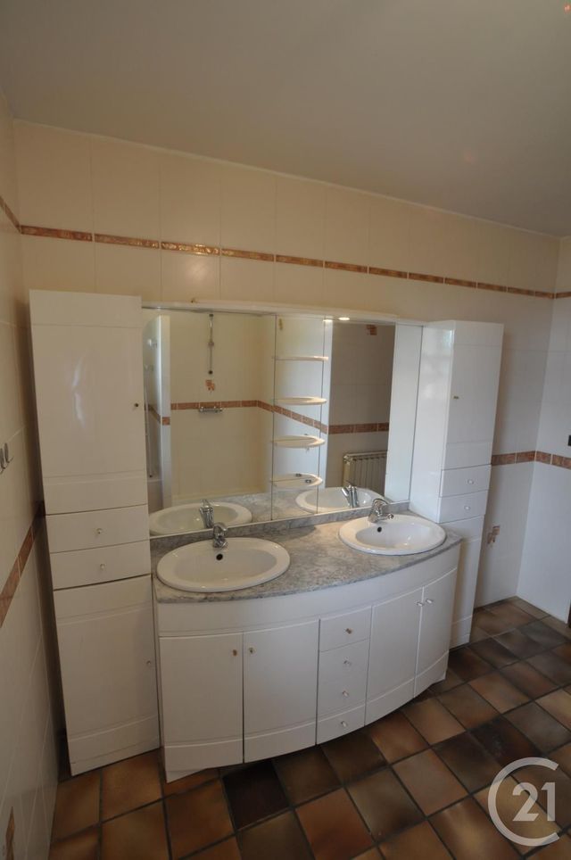 maison à louer - 7 pièces - 192.0 m2 - PONT DE SALARS - 12 - MIDI-PYRENEES - Century 21 Foch Immobilier