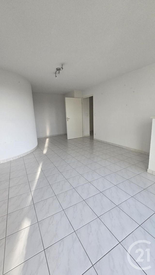 Appartement F2 à louer - 2 pièces - 45.36 m2 - RODEZ - 12 - MIDI-PYRENEES - Century 21 Foch Immobilier