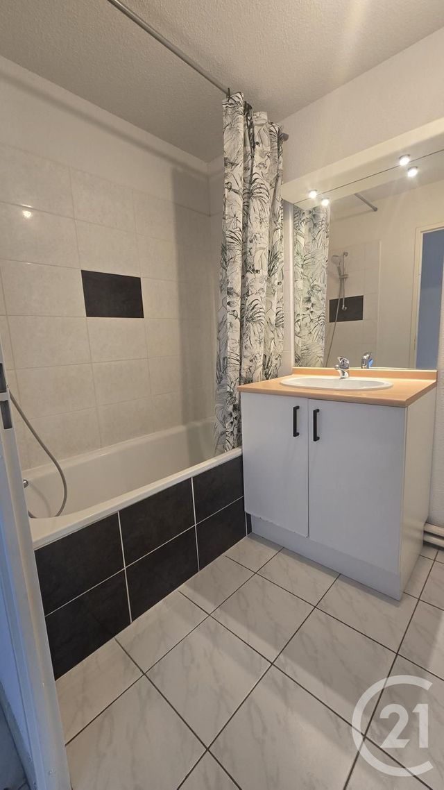 Appartement F2 à louer - 2 pièces - 45.36 m2 - RODEZ - 12 - MIDI-PYRENEES - Century 21 Foch Immobilier