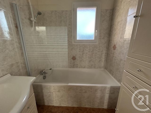 Appartement F2 à louer - 2 pièces - 50.24 m2 - ONET LE CHATEAU - 12 - MIDI-PYRENEES - Century 21 Foch Immobilier