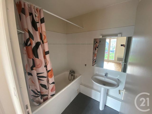 Appartement F2 à louer - 2 pièces - 42.26 m2 - RODEZ - 12 - MIDI-PYRENEES - Century 21 Foch Immobilier