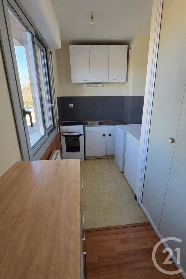 Appartement à louer - 2 pièces - 31.04 m2 - RODEZ - 12 - MIDI-PYRENEES - Century 21 Foch Immobilier
