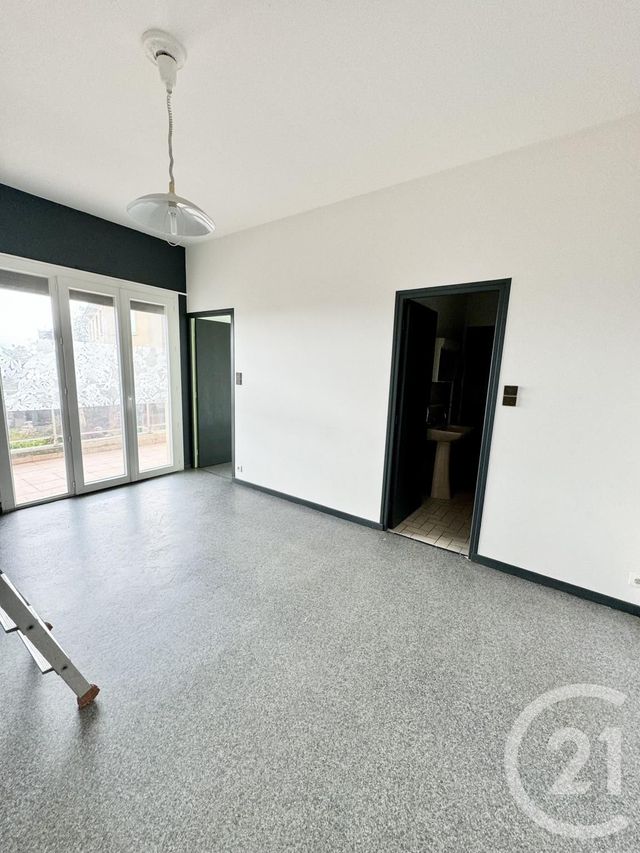 Appartement T2 à louer - 2 pièces - 41.29 m2 - BARAQUEVILLE - 12 - MIDI-PYRENEES - Century 21 Foch Immobilier