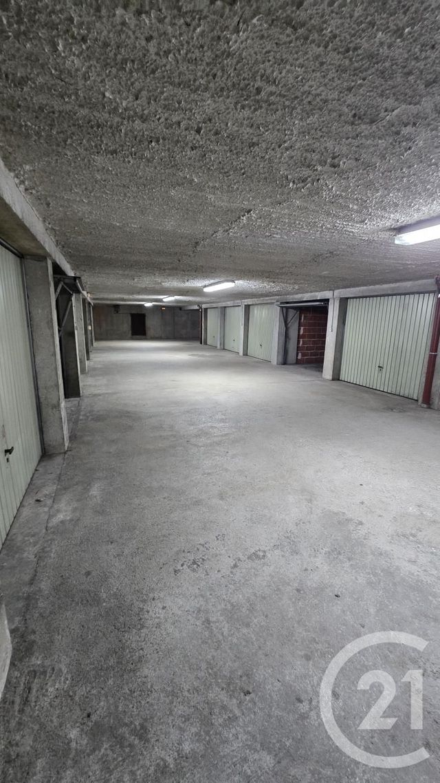 parking à louer - 14.0 m2 - RODEZ - 12 - MIDI-PYRENEES - Century 21 Foch Immobilier